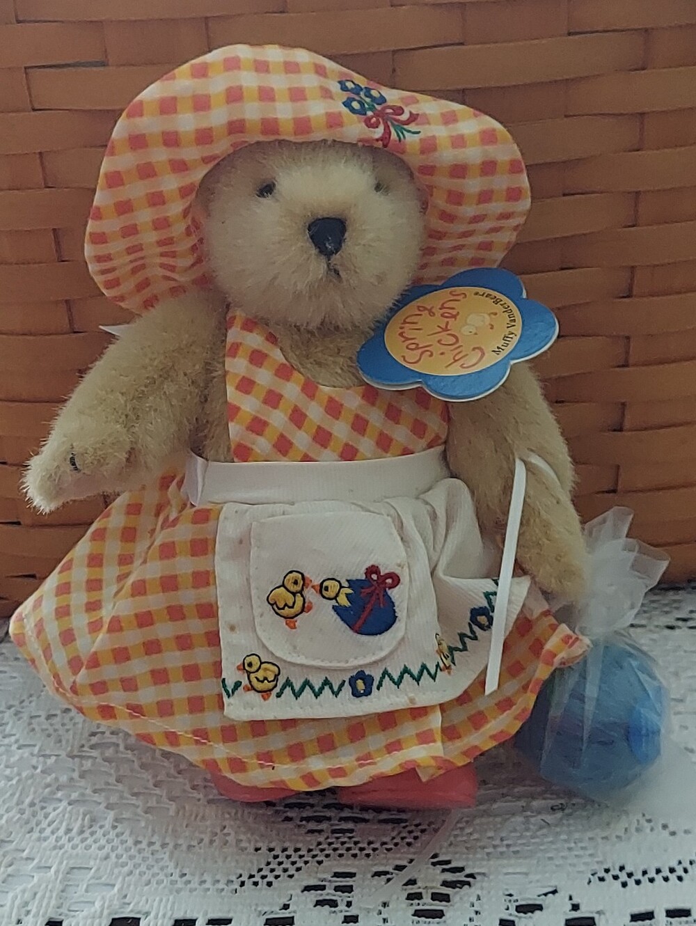 Muffy Vanderbear "Spring Chicken"